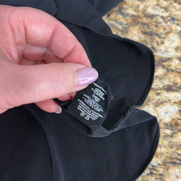 Theory Black Sleeveless Button Down Shirt - Picture 8 of 11